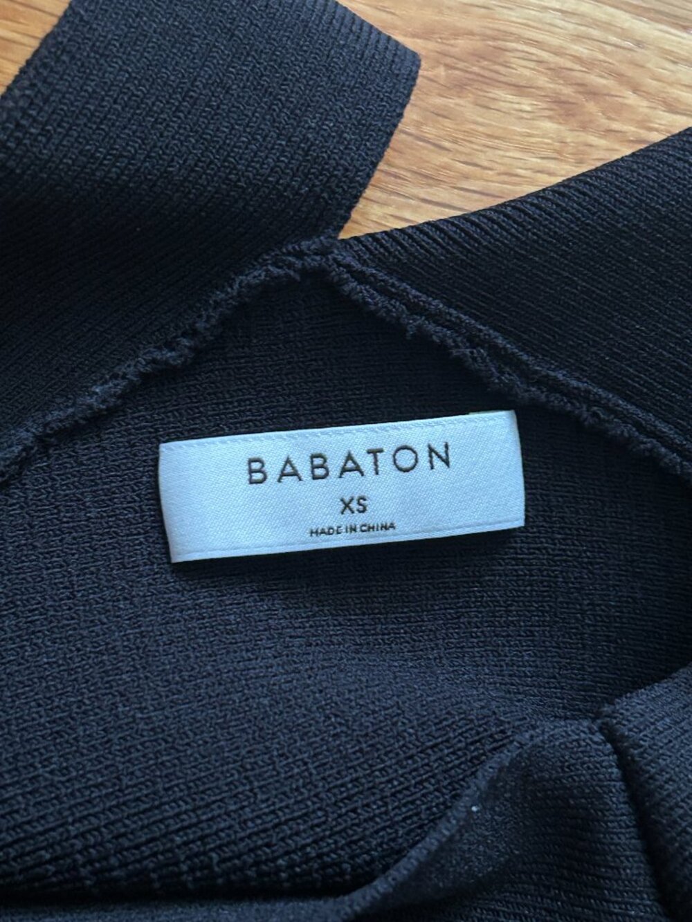 Aritzia Babaton Black Sculpt Cross Neck Tank Top Women's Extra Small Minimal EUC - Picture 6 of 10